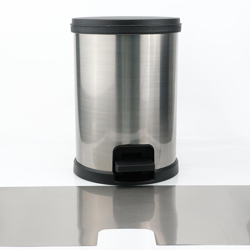 Moulage par injection de poubelle dans l'étiquette du moule